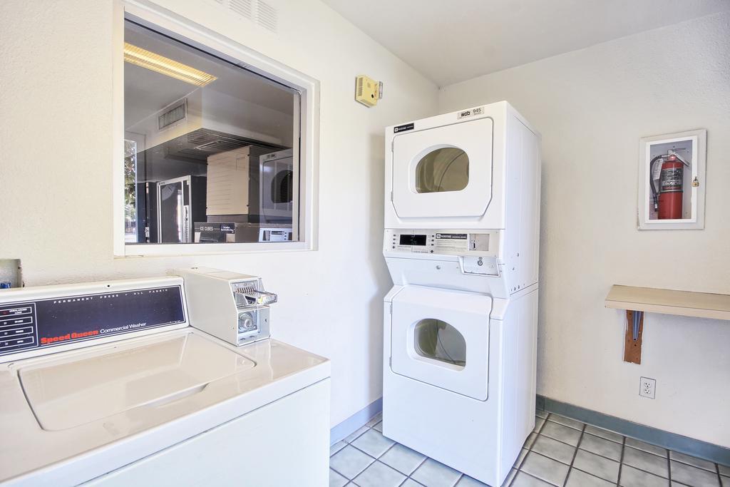 Motel 6-Porterville, Ca Bagian luar foto