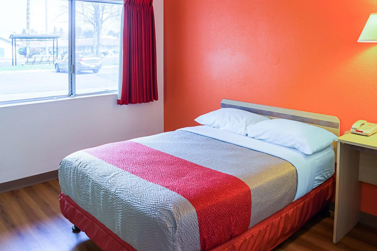 Motel 6-Porterville, Ca Bagian luar foto